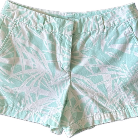 LOFT Pants - Ann Taylor LOFT 4-Inch Patterned Shorts Size 6 worn/washed once 100% cotton